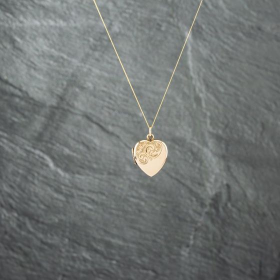 Second Hand 9ct Yellow Gold Heart Engraved Locket Pendant & 18 Inch Curb Chain 41142750