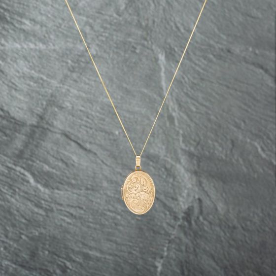 Second Hand 9ct Two Colour Gold Oval Patterned Locket Pendant & 18 Inch Curb Chain 41142754