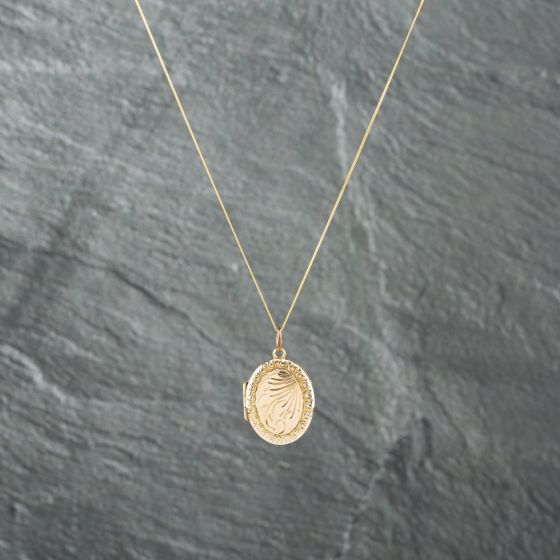 Second Hand 9ct Yellow Gold Oval Hand Engraved Locket Pendant & 18 Inch Curb Chain 41142762