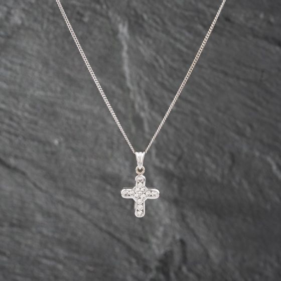 Second Hand 18ct White Gold Brilliant Cut Diamond Chunky Cross Pendant & 18 Inch Curb Chain 41142861