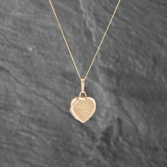Second Hand 9ct Yellow Gold Engraved Heart Locket Pendant & 18 Inch Curb Chain 41142870