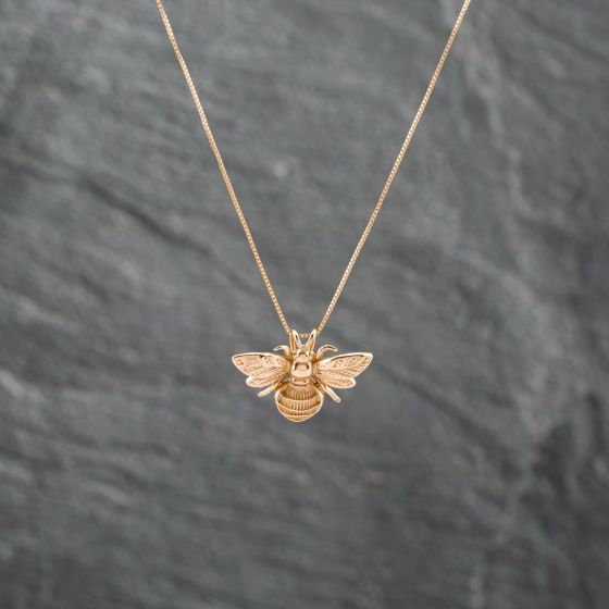 Second Hand 9ct Yellow Gold Bumble Bee Pendant & 18 Inch Box Chain 41142889