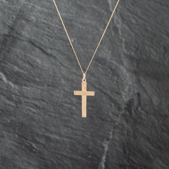 Second Hand 9ct Yellow Gold Patterned Cross Pendant & 18 Inch Curb Chain 41142899