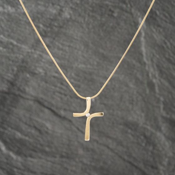 Second Hand 9ct Yellow Gold 0.03ct Brilliant Cut Diamond Cross Pendant & 18 Inch Snake Chain 41142961