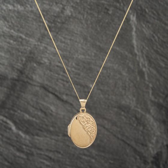 Second Hand 9ct Yellow Gold Half Engraved Oval Locket Pendant & 18 Inch Curb Chain 41142964