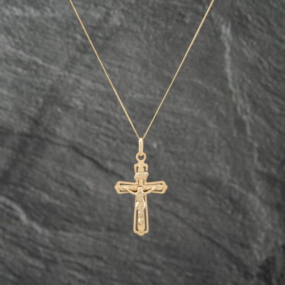 Second Hand 9ct Yellow Gold Crucifix Cross Pendant & 18 Inch Curb Chain 41142966