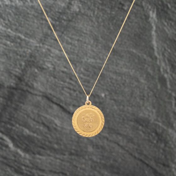 Second Hand 9ct Yellow Gold Round Openwork St Christopher Pendant & 18 Inch Curb Chain 41142977