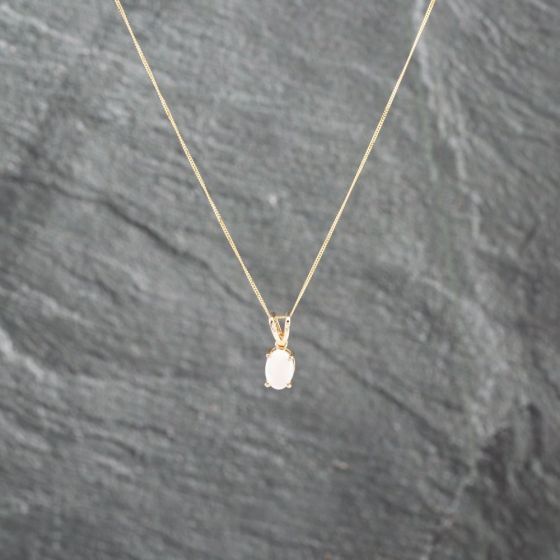 Second Hand 9ct Yellow Gold Opal Oval Pendant & 18 Inch Curb Chain 41143024