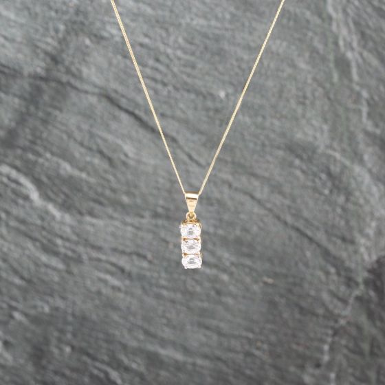 Second Hand 9ct Yellow Gold Cubic Zirconia 3 Stone Dropper Pendant & 18 Inch Curb Chain 41143027