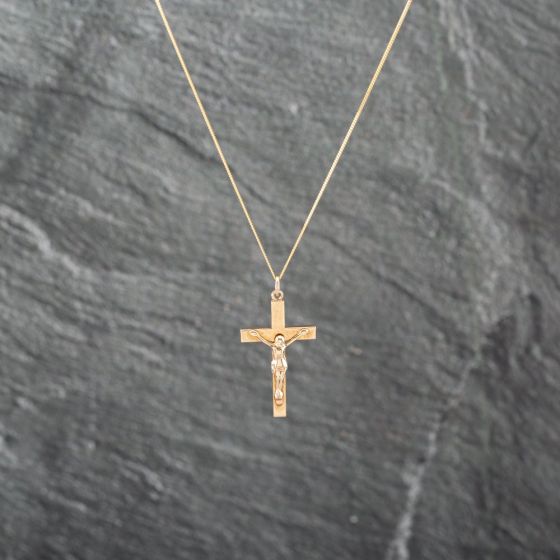 Second Hand 9ct Yellow Gold Crucifix Cross Pendant & 18 Inch Curb Chain 41143035