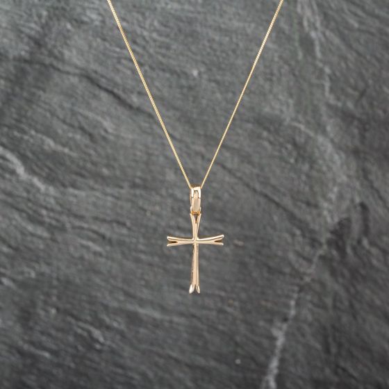 Second Hand 9ct Yellow Gold Cross Pendant & 18 Inch Curb Chain 41143054