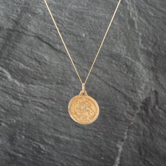 Second Hand 9ct Yellow Gold Round St Christopher Pendant & 18 Inch Curb Chain 41143068