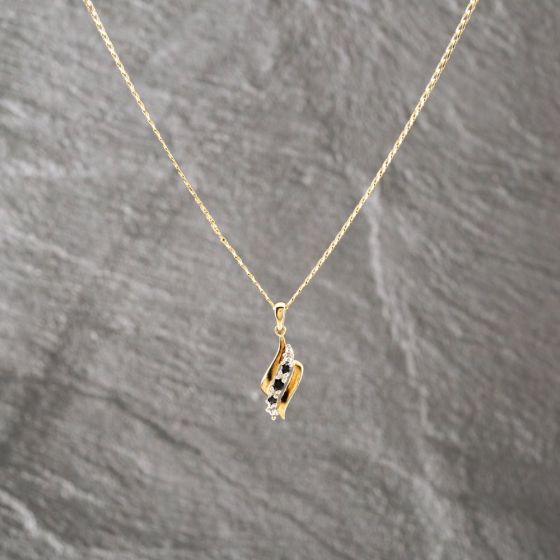 Second Hand 9ct Yellow Gold Sapphire & Diamond Leaf Design Gemstone Pendant & 20 Inch Curb Chain 41143092