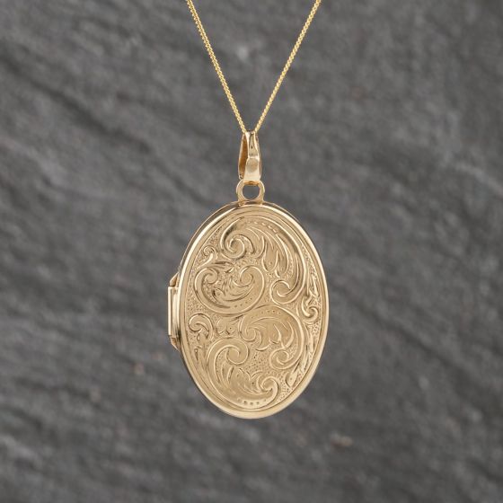 Second Hand Yellow Gold Patterned Oval Locket Pendant & 18 Inch Curb Chain 41143133
