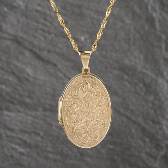 Second Hand 9ct Yellow Gold Patterned Oval Locket Pendant & 18 Inch Curb Chain 41143136