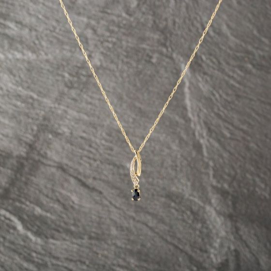 Second Hand 9ct Yellow Gold Sapphire & 0.03ct Diamond Set Pendant & 18 Inch Prince Of Wales Chain 41143176