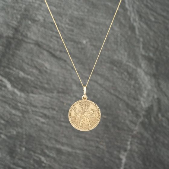 Second Hand 9ct Yellow Gold Round St Christopher Pendant & 18 Inch Curb Chain 41143203