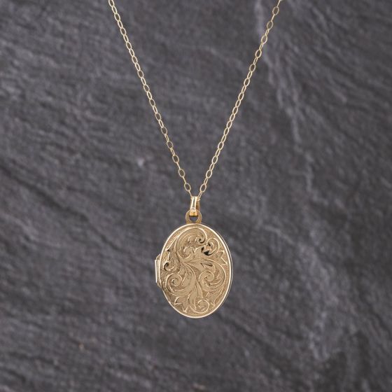 Second Hand 9ct Yellow Gold Oval Patterned Locket Pendant & 18 Inch Trace Chain 41143232