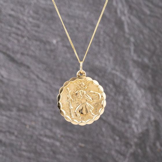 Second Hand 9ct Yellow Gold Round St Christopher Pendant & 18 Inch Curb Chain 41143236