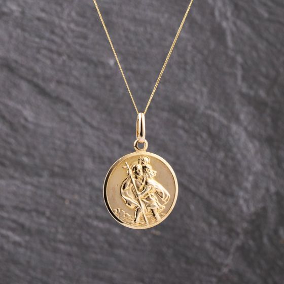 Second Hand 9ct Yellow Gold Round St Christopher Pendant & 18 Inch Curb Chain 41143237