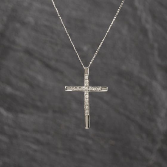 Second Hand 9ct White Gold 0.20ct Brilliant Cut Diamond Set Cross Pendant & 18 Inch Curb Chain 41143243