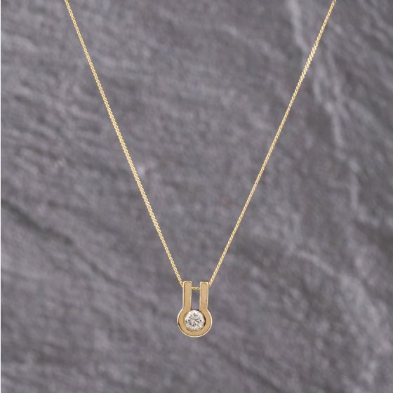 Second Hand 9ct Yellow Gold 0.15ct Brilliant Cut Diamond Set Pendant & 18 Inch Curb Chain 41143249