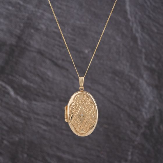 Second Hand 9ct Yellow Gold 0.01ct Brilliant Cut Diamond Engraved Oval Locket Pendant & 18 Inch Curb Chain 41143255