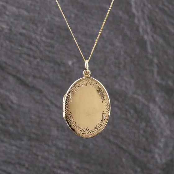 Second Hand 9ct Yellow Gold Oval Patterned Locket Pendant & 18 Inch Curb Chain 41143279