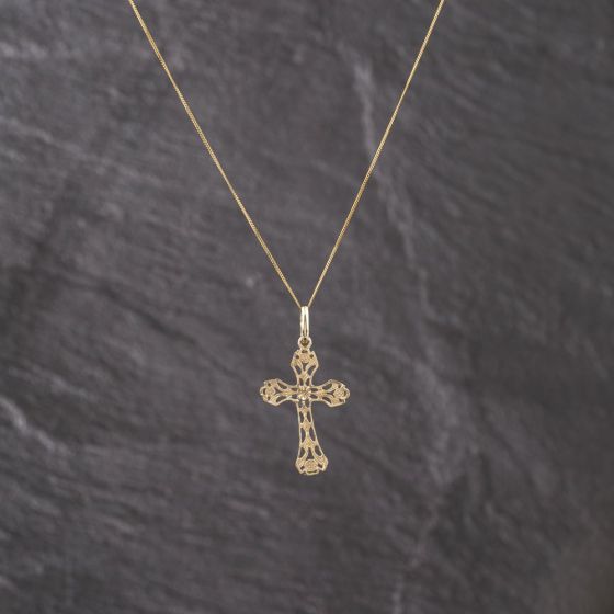 Second Hand Yellow Gold Openwork Cross Pendant & 17 Inch Curb Chain 41143288