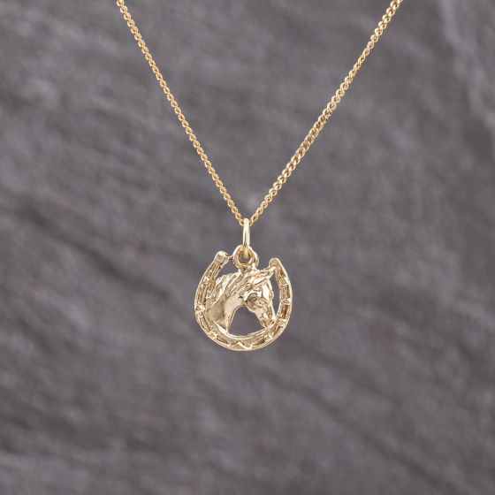 Second Hand 9ct Yellow Gold Horse Shoe Charm Pendant & 18 Inch Curb Chain 41143296