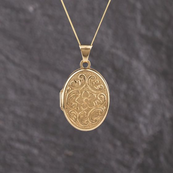 Second Hand 9ct Yellow Gold Oval Flower Patterned Locket Pendant & 18 Inch Curb Chain 41143325