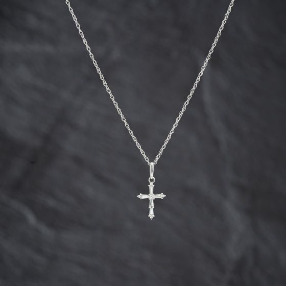 Second Hand 9ct White Gold Cubic Zirconia Small Cross Pendant & 18 Inch Prince Of Wales Chain 41143412