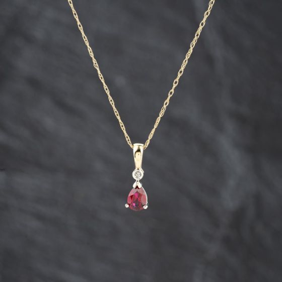 Second Hand 9ct Two Colour Gold Sythetic Ruby & 0.01ct Diamond Tear Drop Pendant & 18 Inch Prince Of Wales Chain 41143447