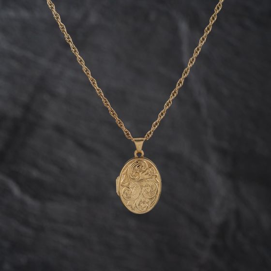 Second Hand 9ct Yellow Gold Oval Patterned Locket Pendant & 18 Inch Prince Of Wales Chain 41143499