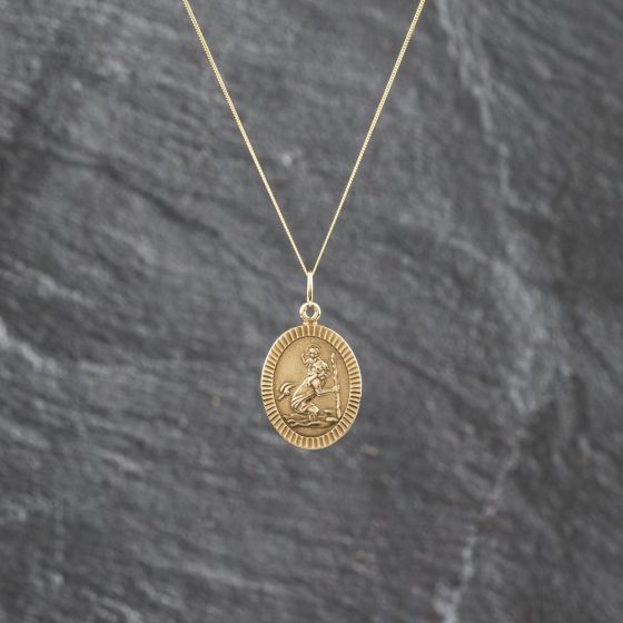 Second Hand 9ct Yellow Gold Oval St Christopher Pendant & 18 Inch Curb Chain 41143513