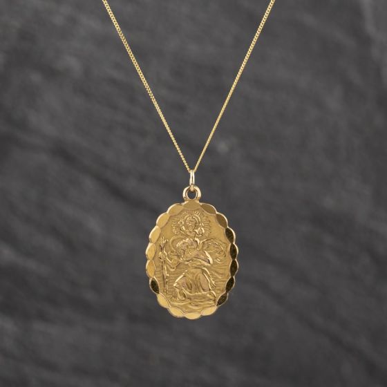 Second Hand 9ct Yellow Gold Oval Scollp St Christopher Pendant & 18 Inch Curb Chain 41143542