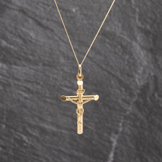 Second Hand 9ct Yellow Gold Crucifix Cross Pendant & 18 Inch Curb Chain 41143611