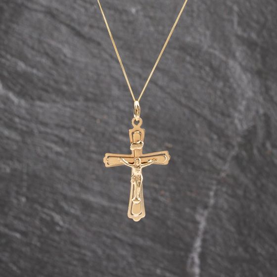Second Hand 9ct Yellow Gold Crucifix Cross Pendant & 18 Inch Curb Chain 41143614