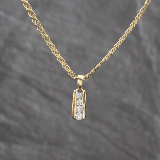 Second Hand 9ct Two Colour Gold 0.45ct Brilliant Cut Diamond Four Stone Pendant & 18 Inch Curb Chain 41143637