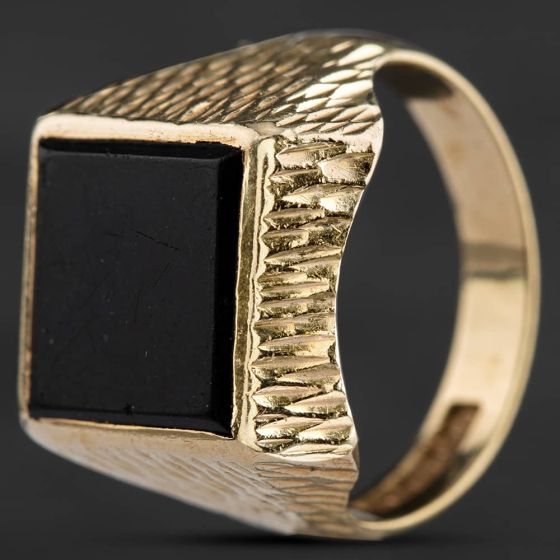 Second Hand 9ct Yellow Gold Onyx Square Signet Ring 4115218