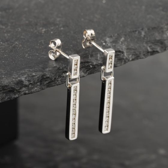 Second Hand 9ct White Gold 22.8mm 0.28ct Diamond Bar Dropper Earrings 41173138