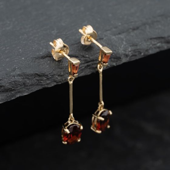 Second Hand Yellow Gold 26mm Garnet Set Dropper Earrings 41173729