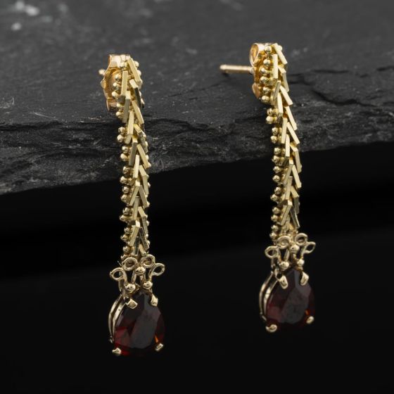 Second Hand Yellow Gold Garnet 28mm Dropper Earrings 41174418