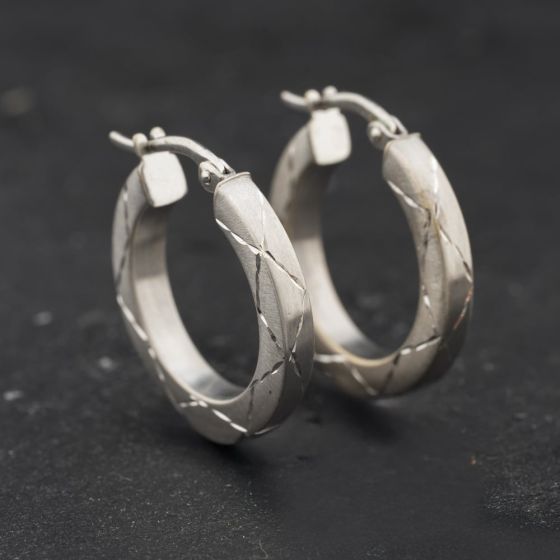 Second Hand 9ct White Gold 20.5mm Diamond Cut Hoop Earrings 41174689