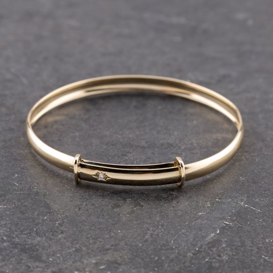 Second Hand 9ct Yellow Gold Diamond Plain Small Expandable Bangle 41211279
