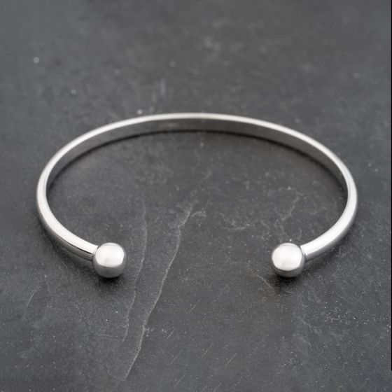 Second Hand 9ct White Gold Solid Large Torque Bangle 41211374