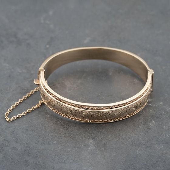 Second Hand 9ct Yellow Gold Openwork Zig-Zag Beaded Border Foliate Engraved Bangle 41211386