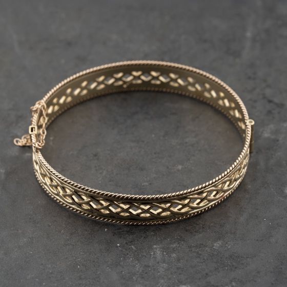 Second Hand 9ct Yellow Gold Celtic Pattern Hinged Bangle 41211416