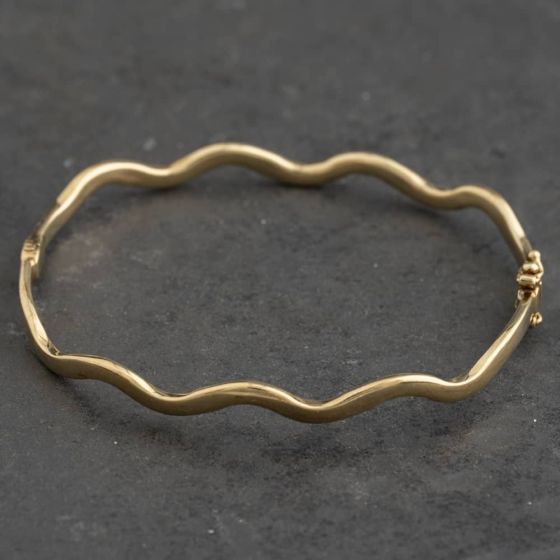 Second Hand 9ct Yellow Gold Wave Hinged Bangle 41211479