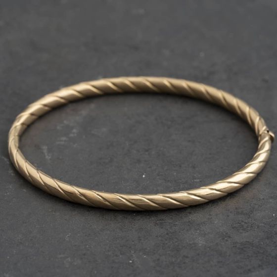 Second Hand 9ct Yellow Gold Engraved Hinged Bangle 41211480